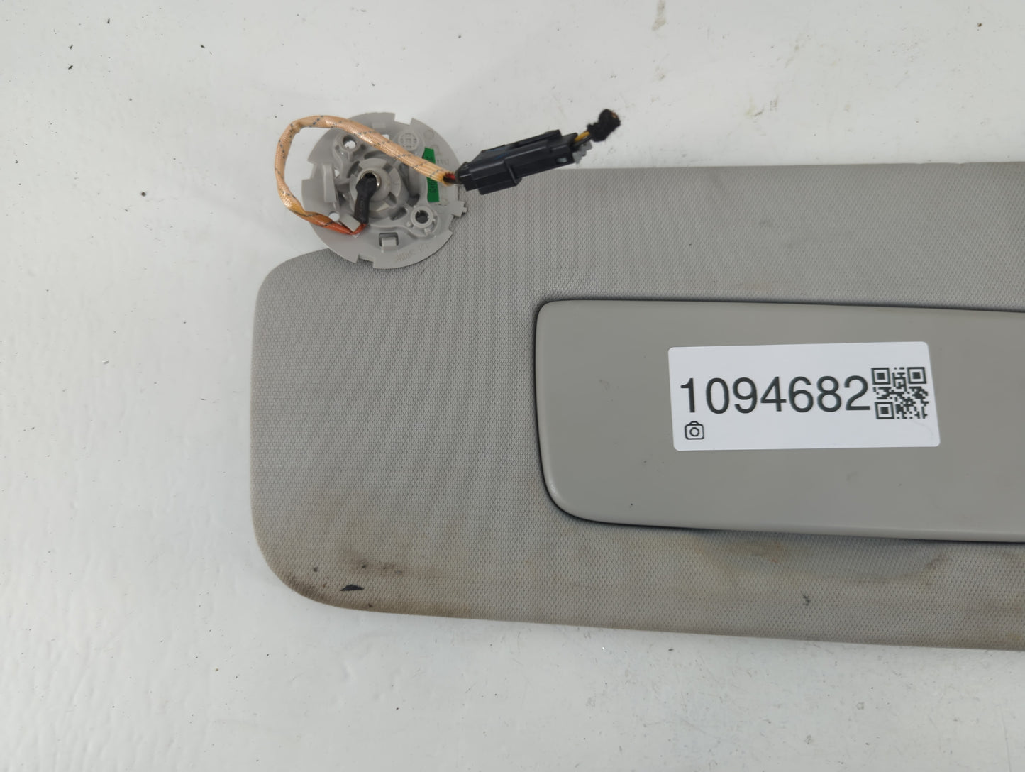 2018-2022 Chevrolet Traverse Sun Visor Shade Replacement Driver Left Mirror Fits Fits 2018 2019 2020 2021 2022 OEM Used Auto Parts