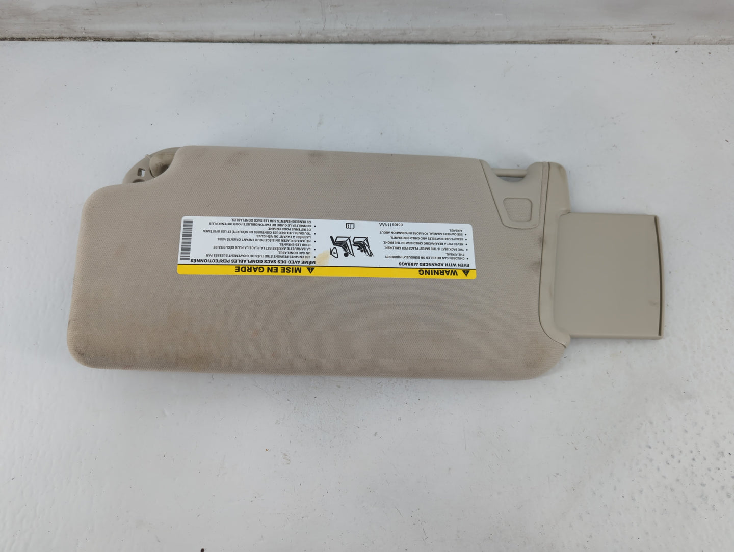 2015-2022 Chrysler 300 Sun Visor Shade Replacement Passenger Right Mirror Fits Fits 2015 2016 2017 2018 2019 2020 2021 2022 OEM Used Auto Parts - Oemusedautoparts1.com
