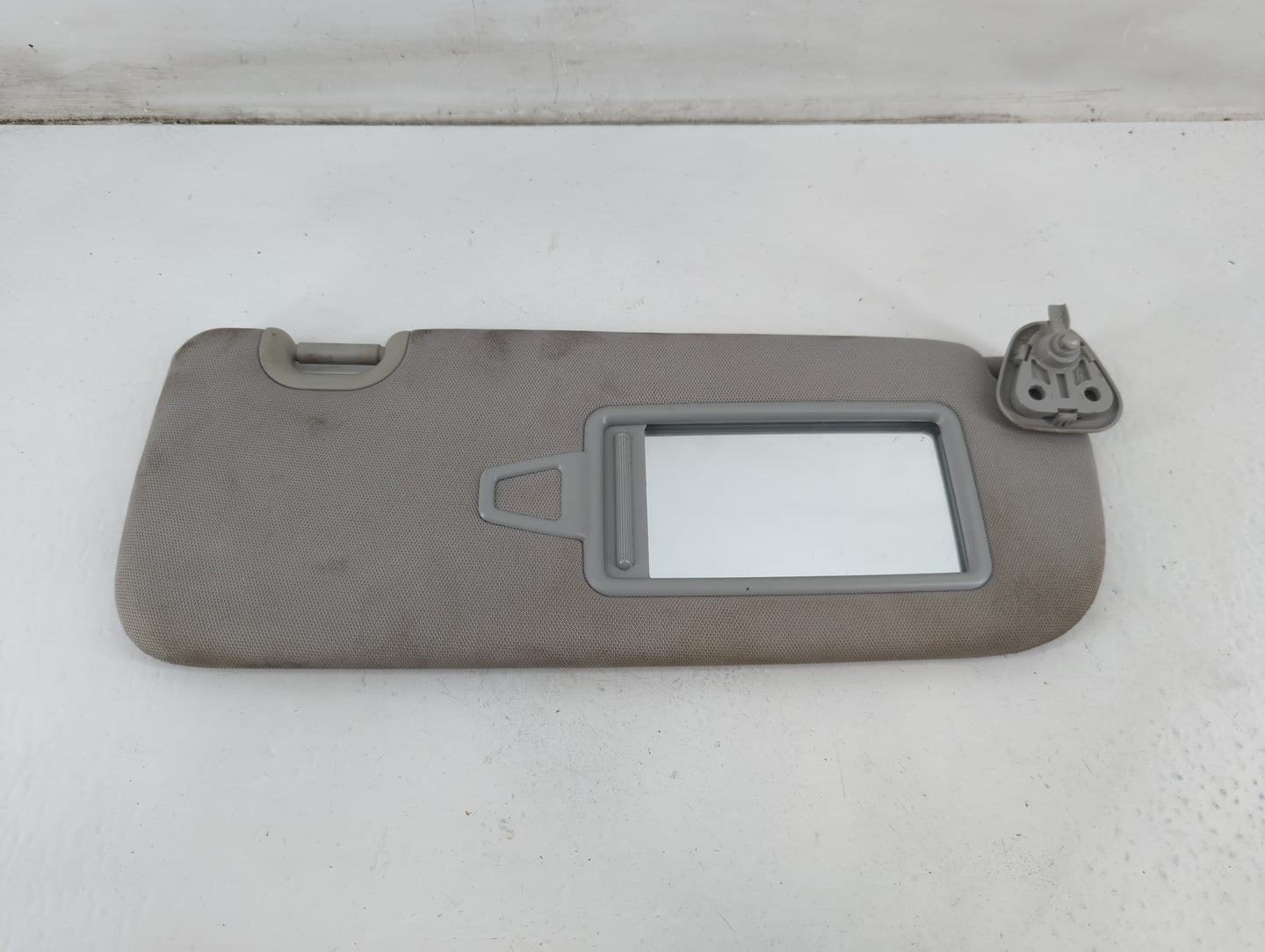 2013-2019 Hyundai Santa Fe Sun Visor Shade Replacement Passenger Right Mirror Fits Fits 2013 2014 2015 2016 2017 2018 2019 OEM Used Auto Parts - Oemusedautoparts1.com