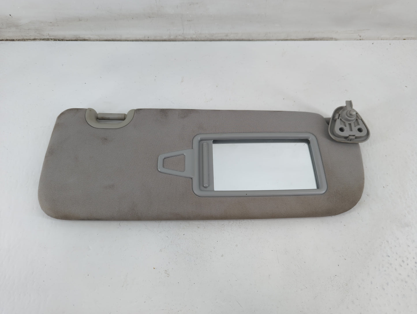 2013-2019 Hyundai Santa Fe Sun Visor Shade Replacement Passenger Right Mirror Fits Fits 2013 2014 2015 2016 2017 2018 2019 OEM Used Auto Parts - Oemusedautoparts1.com