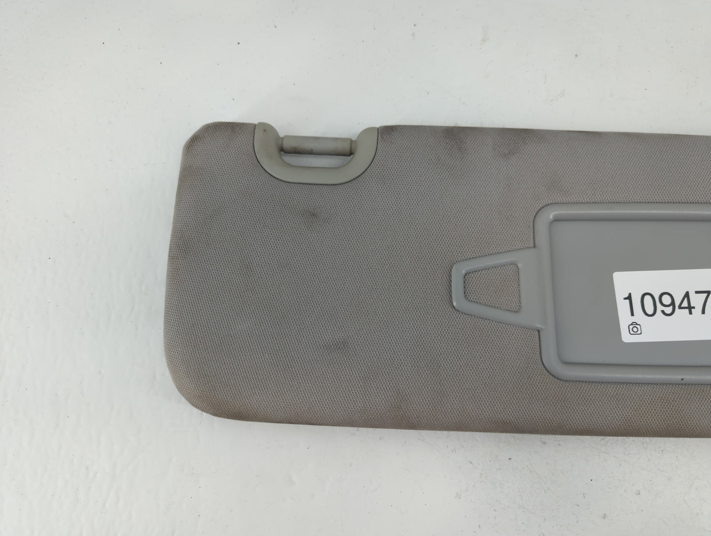 2013-2019 Hyundai Santa Fe Sun Visor Shade Replacement Passenger Right Mirror Fits Fits 2013 2014 2015 2016 2017 2018 2019 OEM Used Auto Parts - Oemusedautoparts1.com
