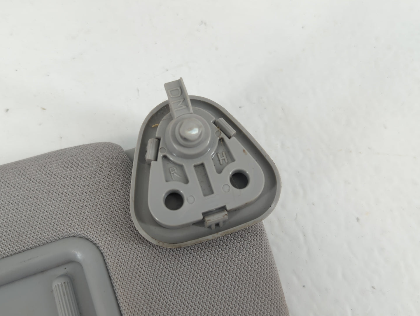 2013-2019 Hyundai Santa Fe Sun Visor Shade Replacement Passenger Right Mirror Fits Fits 2013 2014 2015 2016 2017 2018 2019 OEM Used Auto Parts - Oemusedautoparts1.com