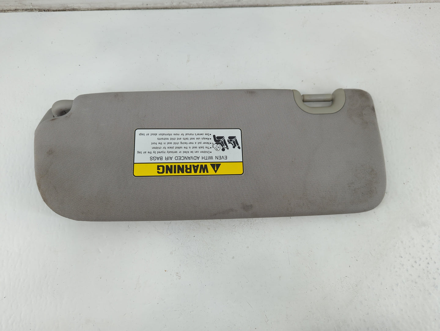 2013-2019 Hyundai Santa Fe Sun Visor Shade Replacement Passenger Right Mirror Fits Fits 2013 2014 2015 2016 2017 2018 2019 OEM Used Auto Parts - Oemusedautoparts1.com