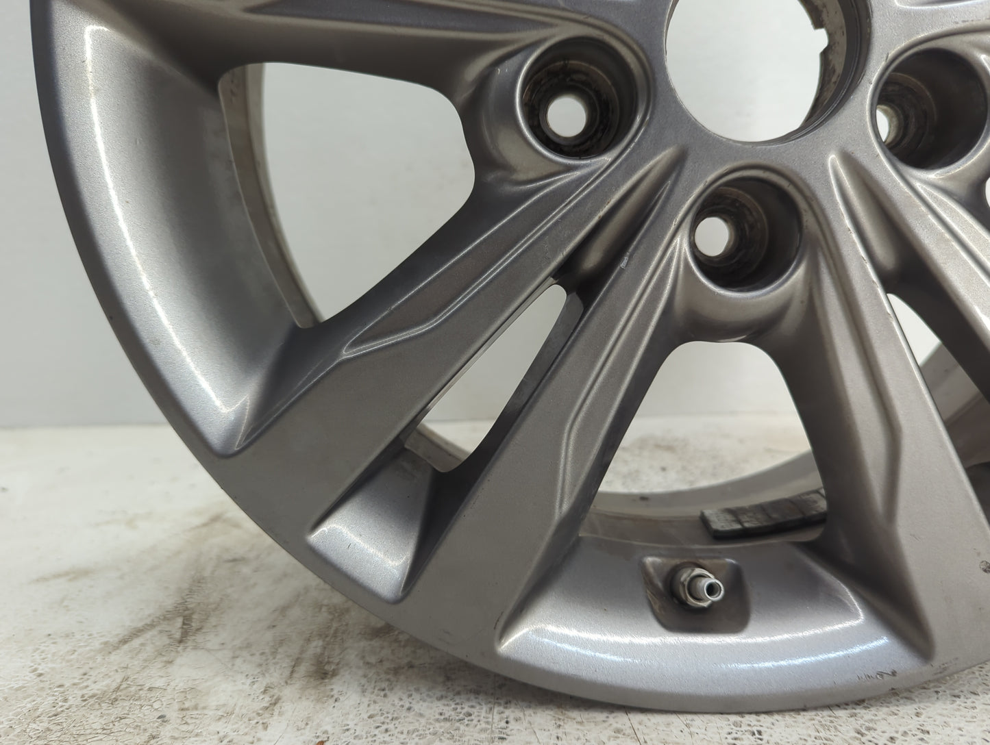 2017-2018 Hyundai Elantra Oem Wheel Rim