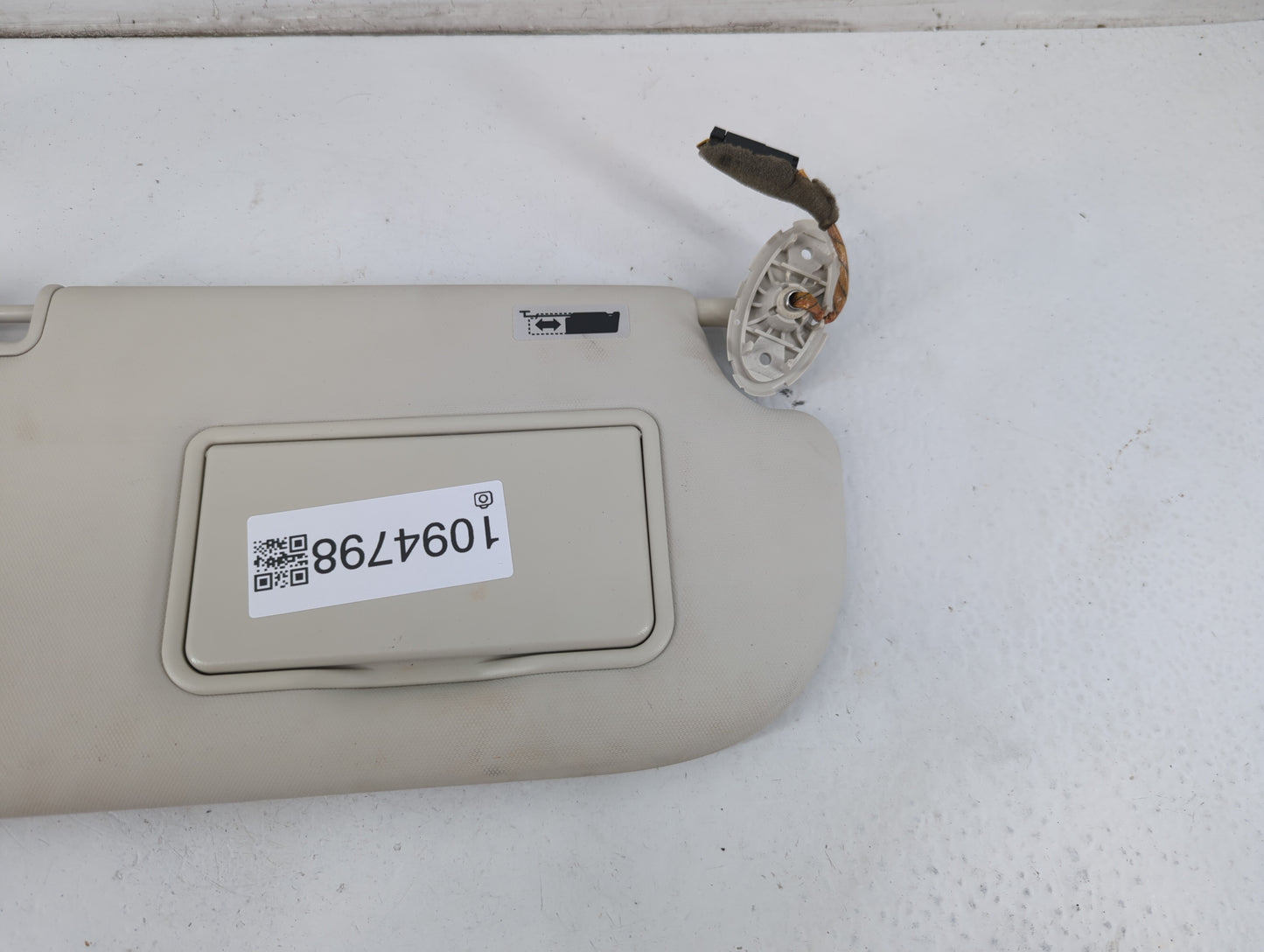 2013-2019 Ford Escape Sun Visor Shade Replacement Driver Left Mirror Fits Fits 2013 2014 2015 2016 2017 2018 2019 OEM Used Auto Parts - Oemusedautoparts1.com