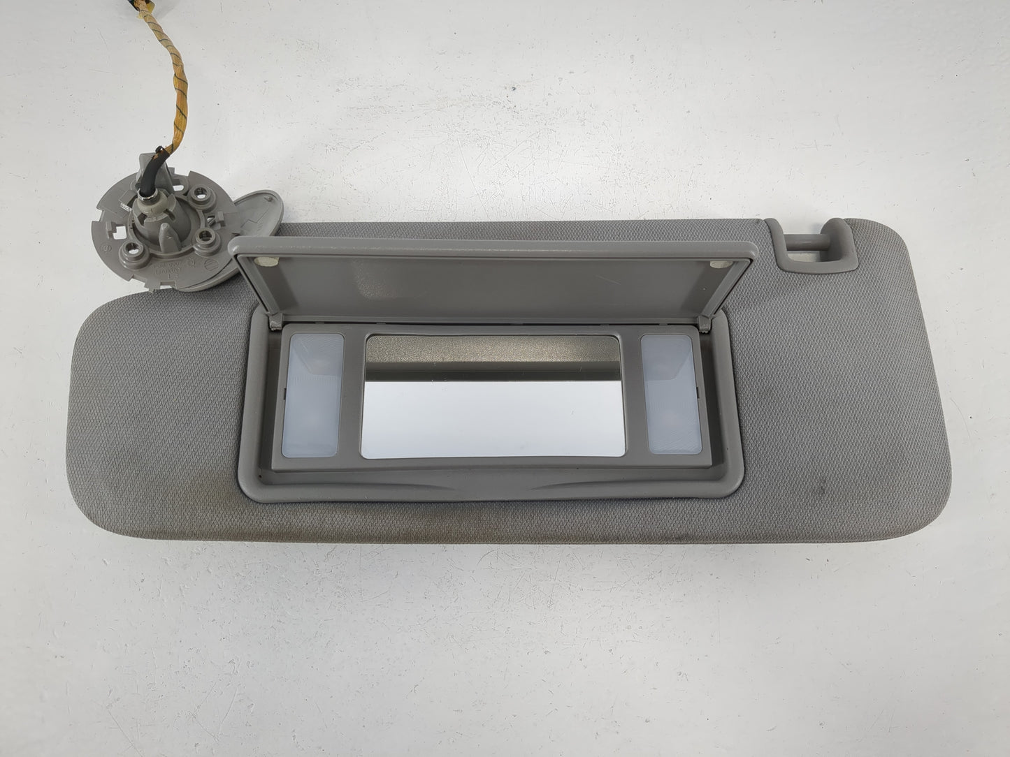 2016-2021 Chevrolet Malibu Sun Visor Shade Replacement Passenger Right Mirror Fits Fits 2016 2017 2018 2019 2020 2021 OEM Used Auto Parts