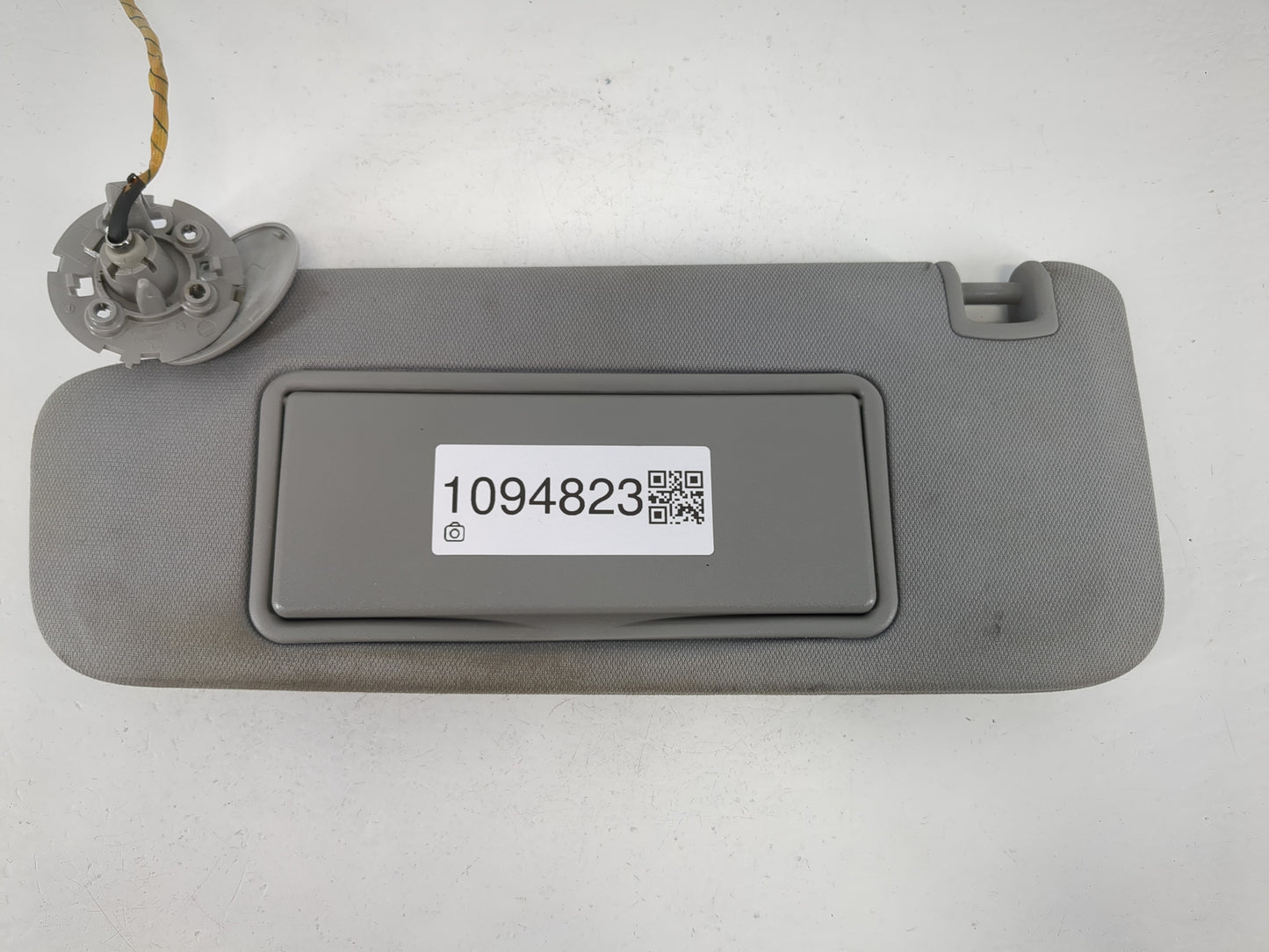 2016-2021 Chevrolet Malibu Sun Visor Shade Replacement Passenger Right Mirror Fits Fits 2016 2017 2018 2019 2020 2021 OEM Used Auto Parts