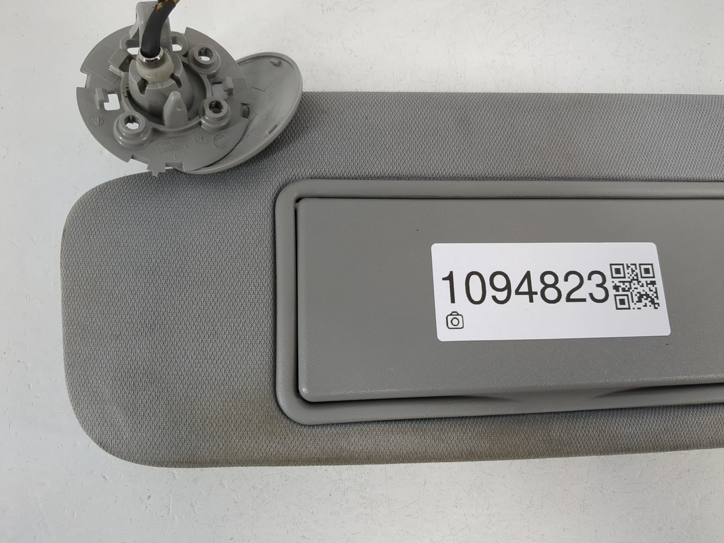 2016-2021 Chevrolet Malibu Sun Visor Shade Replacement Passenger Right Mirror Fits Fits 2016 2017 2018 2019 2020 2021 OEM Used Auto Parts