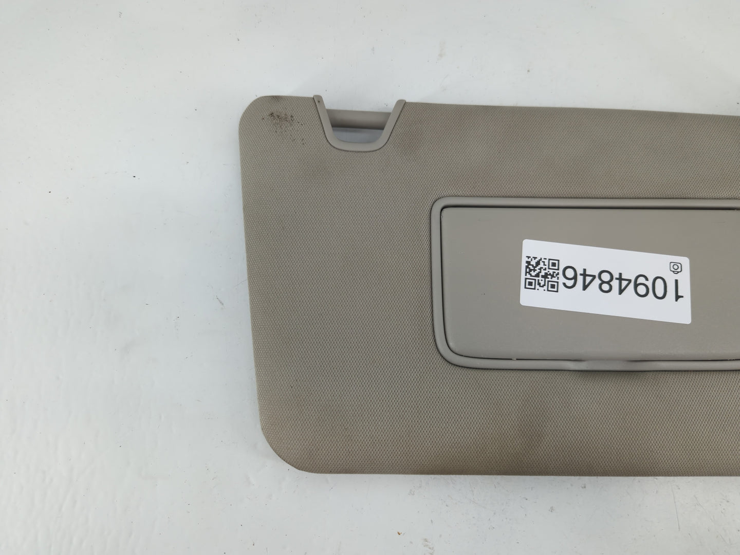 2014-2017 Nissan Rogue Sun Visor Shade Replacement Passenger Right Mirror Fits Fits 2014 2015 2016 2017 OEM Used Auto Parts - Oemusedautoparts1.com