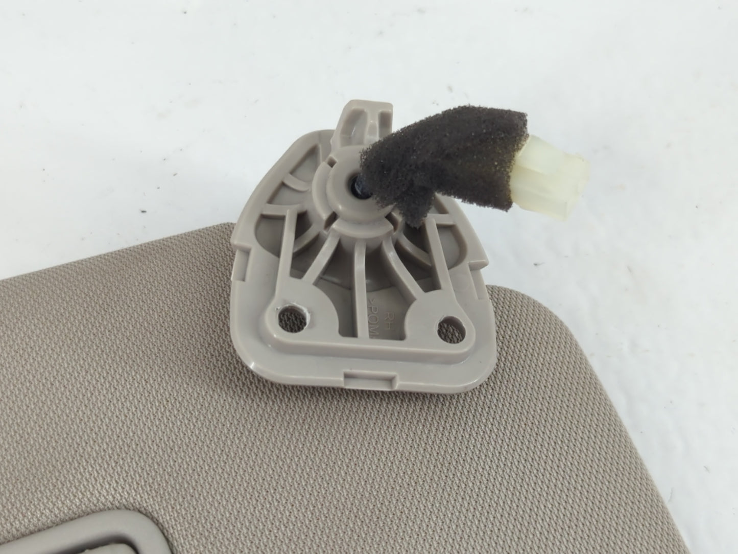 2014-2017 Nissan Rogue Sun Visor Shade Replacement Passenger Right Mirror Fits Fits 2014 2015 2016 2017 OEM Used Auto Parts - Oemusedautoparts1.com