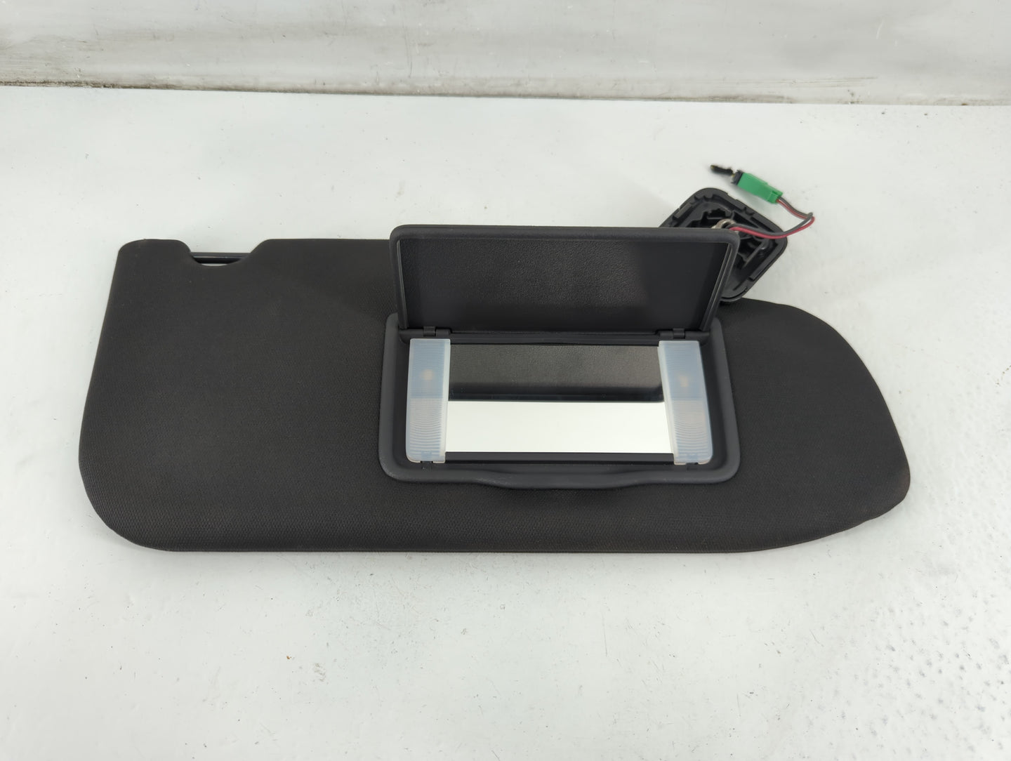 2013-2019 Ford Taurus Sun Visor Shade Replacement Passenger Right Mirror Fits OEM Used Auto Parts - Oemusedautoparts1.com