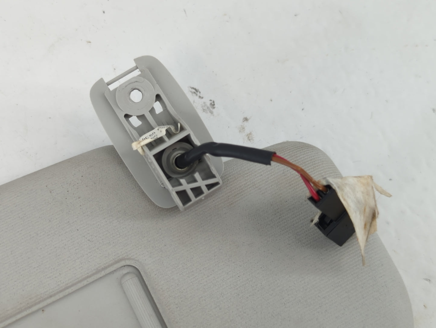 2009-2017 Volkswagen Cc Sun Visor Shade Replacement Passenger Right Mirror Fits Fits 2009 2010 2011 2012 2013 2014 2015 2016 2017 OEM Used Auto Parts