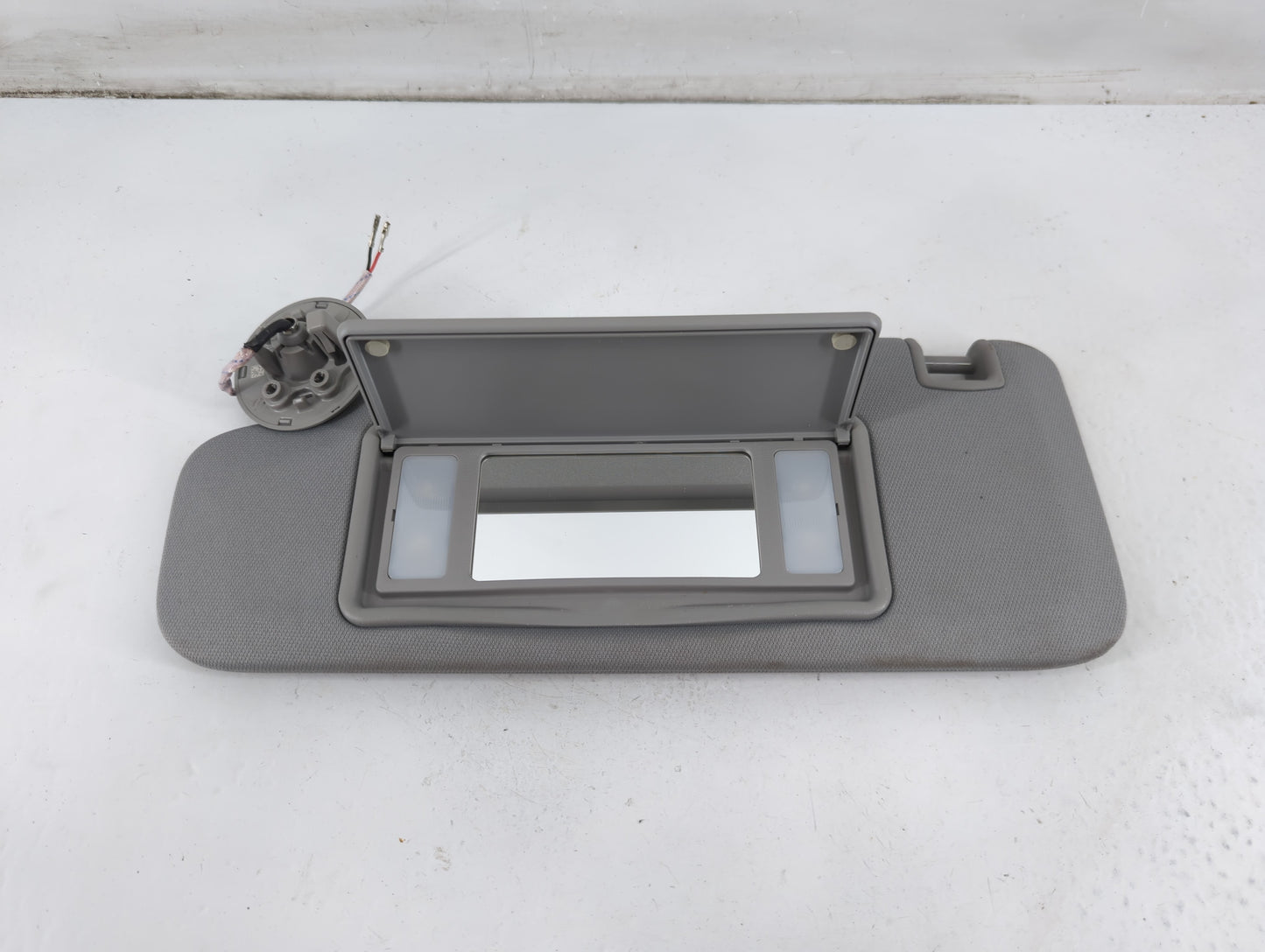 2016-2021 Chevrolet Malibu Sun Visor Shade Replacement Driver Left Mirror Fits Fits 2016 2017 2018 2019 2020 2021 OEM Used Auto Parts