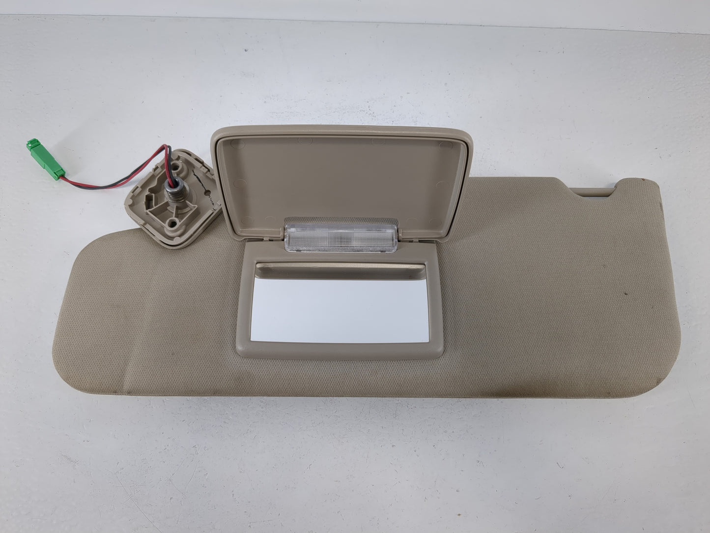 2011-2014 Ford Edge Sun Visor Shade Replacement Driver Left Mirror Fits Fits 2011 2012 2013 2014 OEM Used Auto Parts - Oemusedautoparts1.com