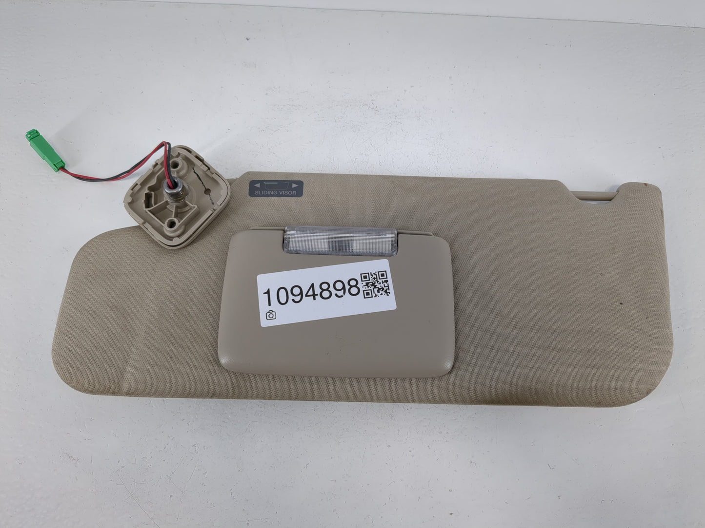 2011-2014 Ford Edge Sun Visor Shade Replacement Driver Left Mirror Fits Fits 2011 2012 2013 2014 OEM Used Auto Parts - Oemusedautoparts1.com