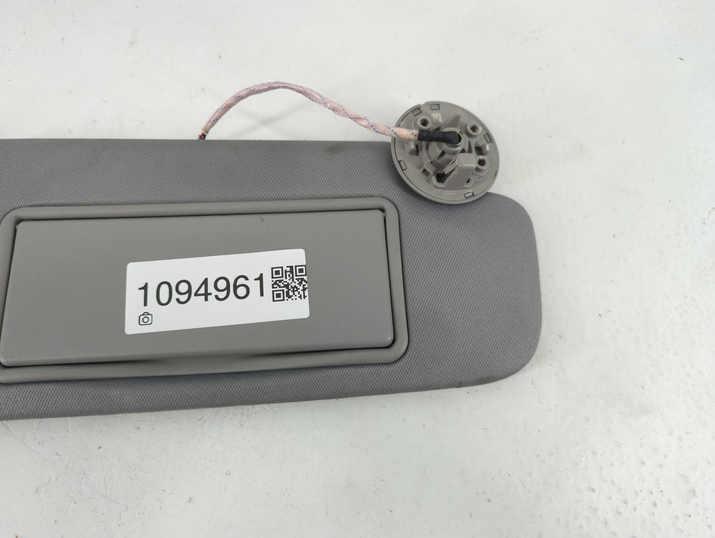 2016-2021 Chevrolet Malibu Sun Visor Shade Replacement Passenger Right Mirror Fits Fits 2016 2017 2018 2019 2020 2021 OEM Used Auto Parts