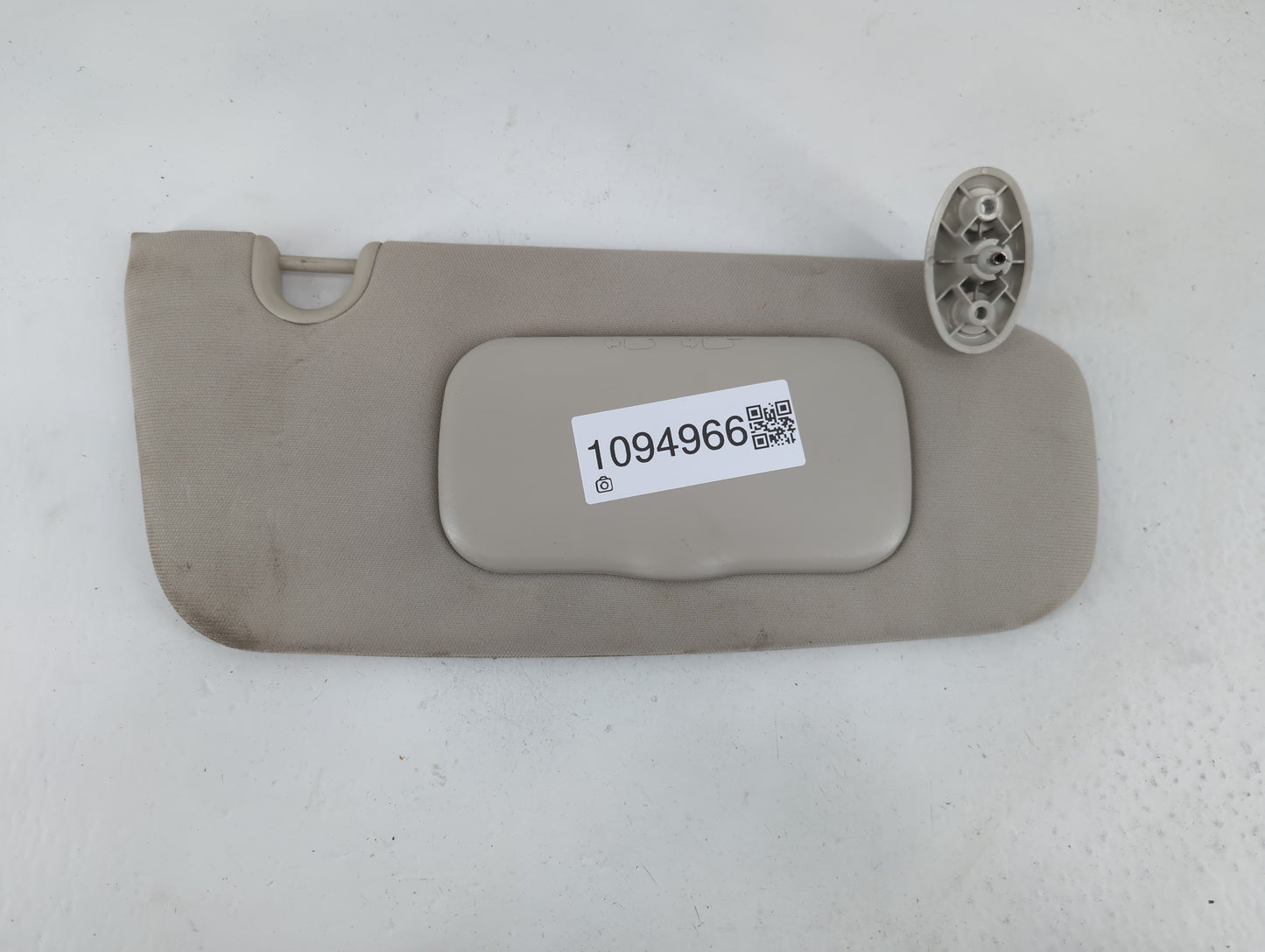 2010-2017 Jeep Patriot Sun Visor Shade Replacement Passenger Right Mirror Fits Fits 2010 2011 2012 2013 2014 2015 2016 2017 OEM Used Auto Parts - Oemusedautoparts1.com