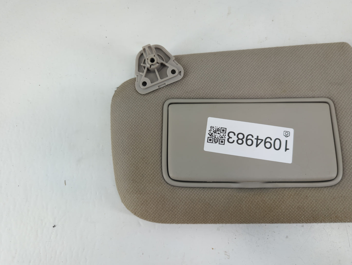 2013-2019 Nissan Sentra Sun Visor Shade Replacement Driver Left Mirror Fits Fits 2012 2013 2014 2015 2016 2017 2018 2019 OEM Used Auto Parts - Oemusedautoparts1.com
