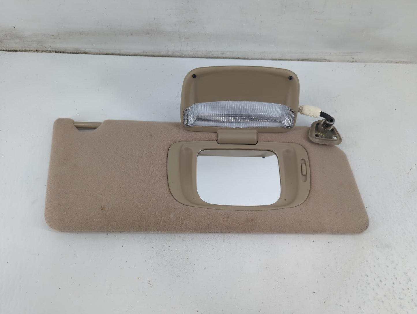 2002-2006 Toyota Camry Sun Visor Shade Replacement Passenger Right Mirror Fits Fits 2002 2003 2004 2005 2006 OEM Used Auto Parts