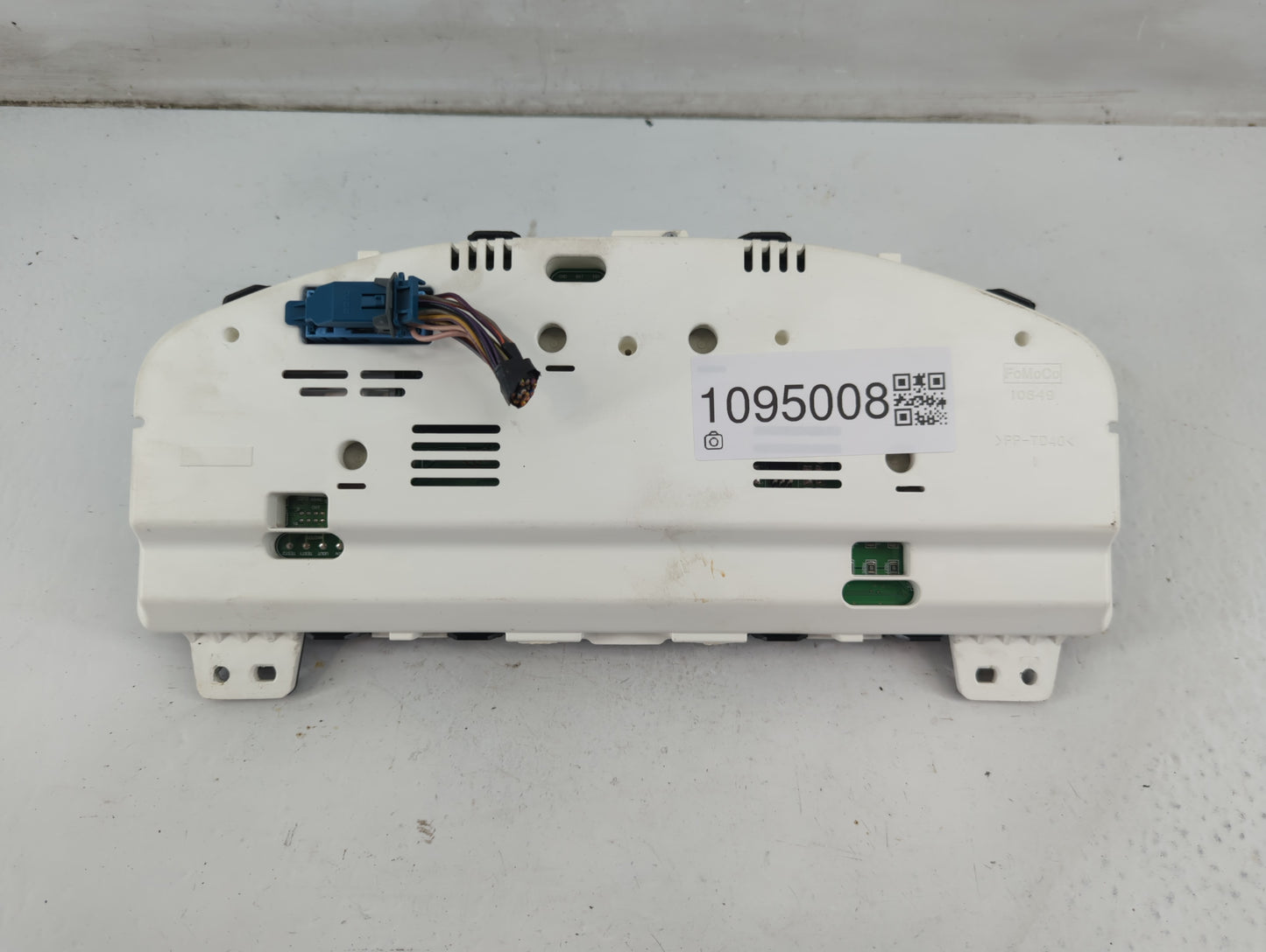 2006-2007 Ford Fusion Instrument Cluster Speedometer Gauges P/N:6E5T-10849-AG Fits Fits 2006 2007 OEM Used Auto Parts