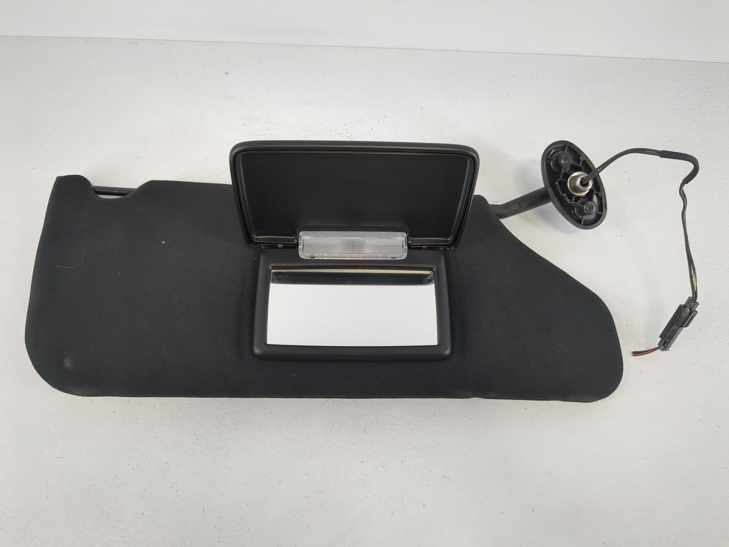 2011-2014 Chrysler 200 Sun Visor Shade Replacement Passenger Right Mirror Fits Fits 2011 2012 2013 2014 OEM Used Auto Parts