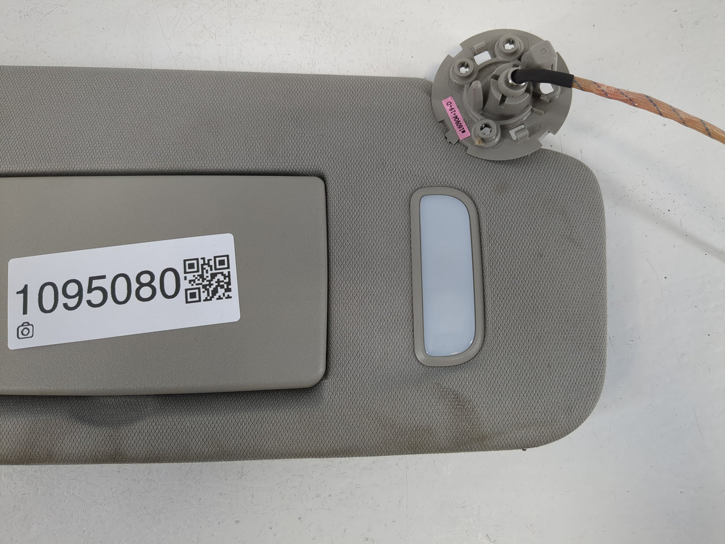 2010-2017 Chevrolet Equinox Sun Visor Shade Replacement Passenger Right Mirror Fits Fits 2010 2011 2012 2013 2014 2015 2016 2017 OEM Used Auto Parts