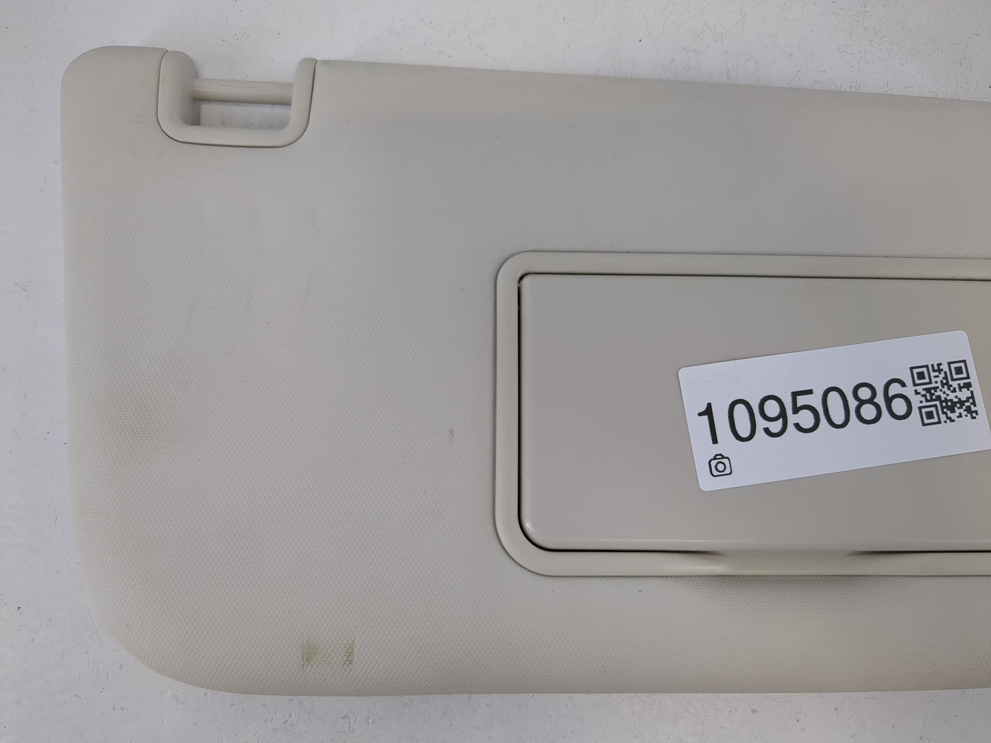2013-2019 Ford Escape Sun Visor Shade Replacement Passenger Right Mirror Fits Fits 2013 2014 2015 2016 2017 2018 2019 OEM Used Auto Parts - Oemusedautoparts1.com