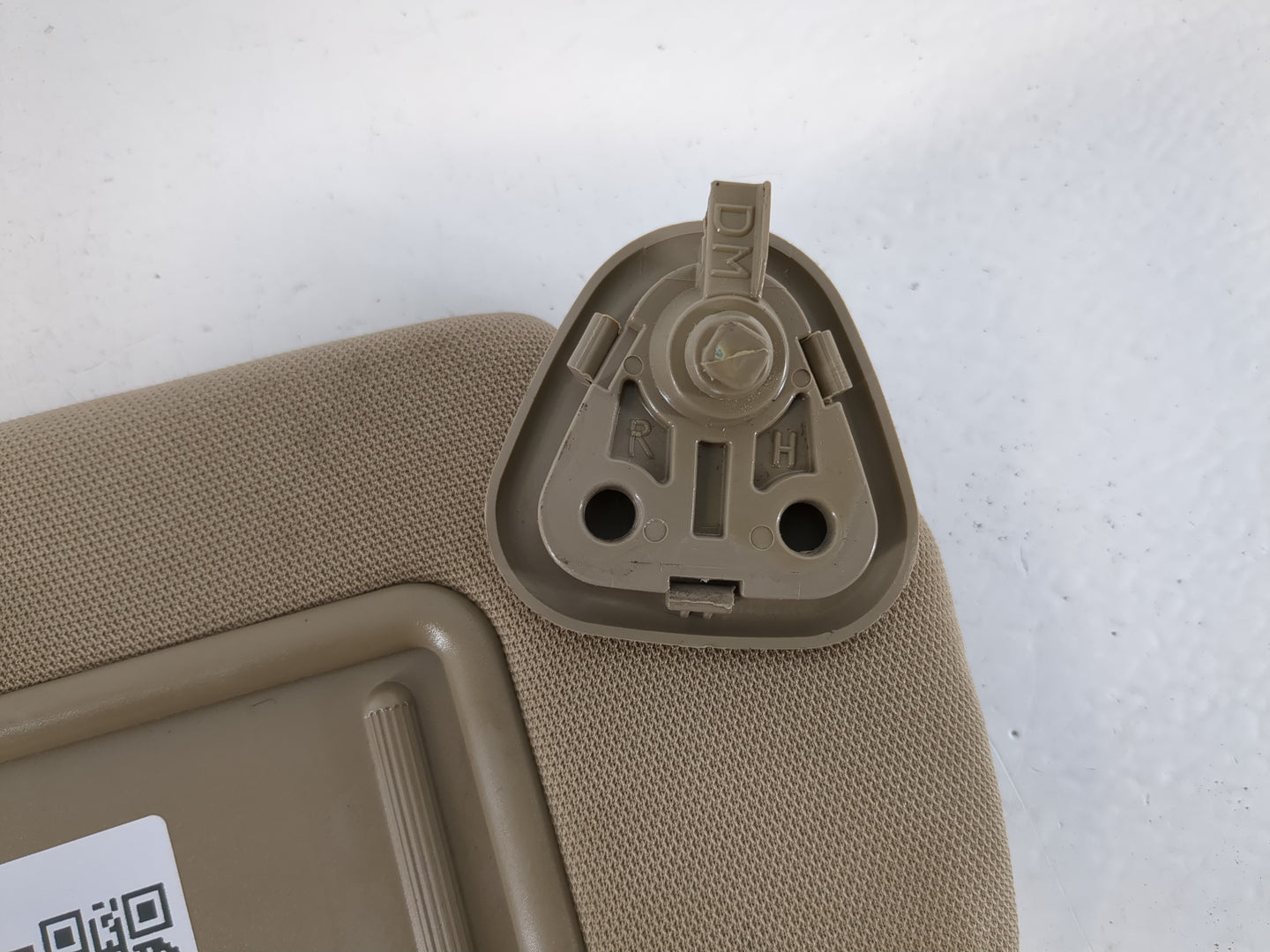 2013-2019 Hyundai Santa Fe Sun Visor Shade Replacement Passenger Right Mirror Fits Fits 2013 2014 2015 2016 2017 2018 2019 OEM Used Auto Parts - Oemusedautoparts1.com