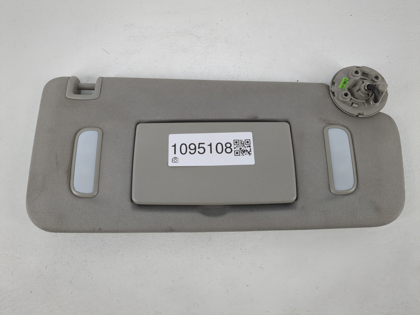 2010-2017 Chevrolet Equinox Sun Visor Shade Replacement Passenger Right Mirror Fits Fits 2010 2011 2012 2013 2014 2015 2016 2017 OEM Used Auto Parts