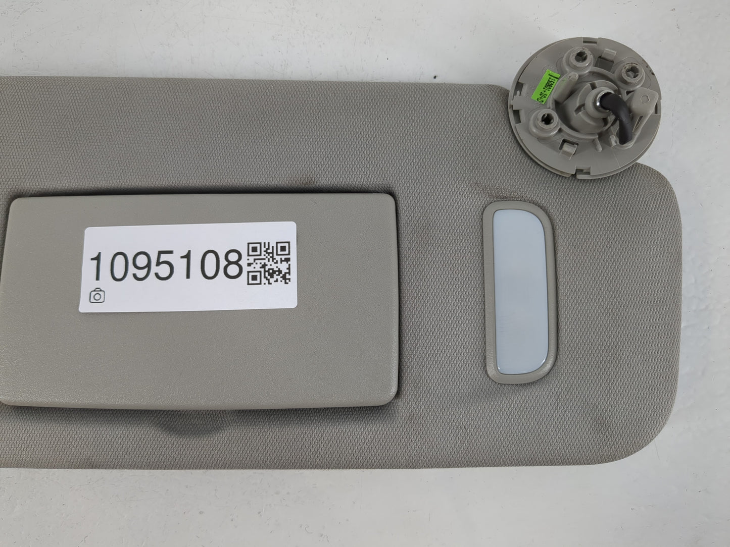 2010-2017 Chevrolet Equinox Sun Visor Shade Replacement Passenger Right Mirror Fits Fits 2010 2011 2012 2013 2014 2015 2016 2017 OEM Used Auto Parts