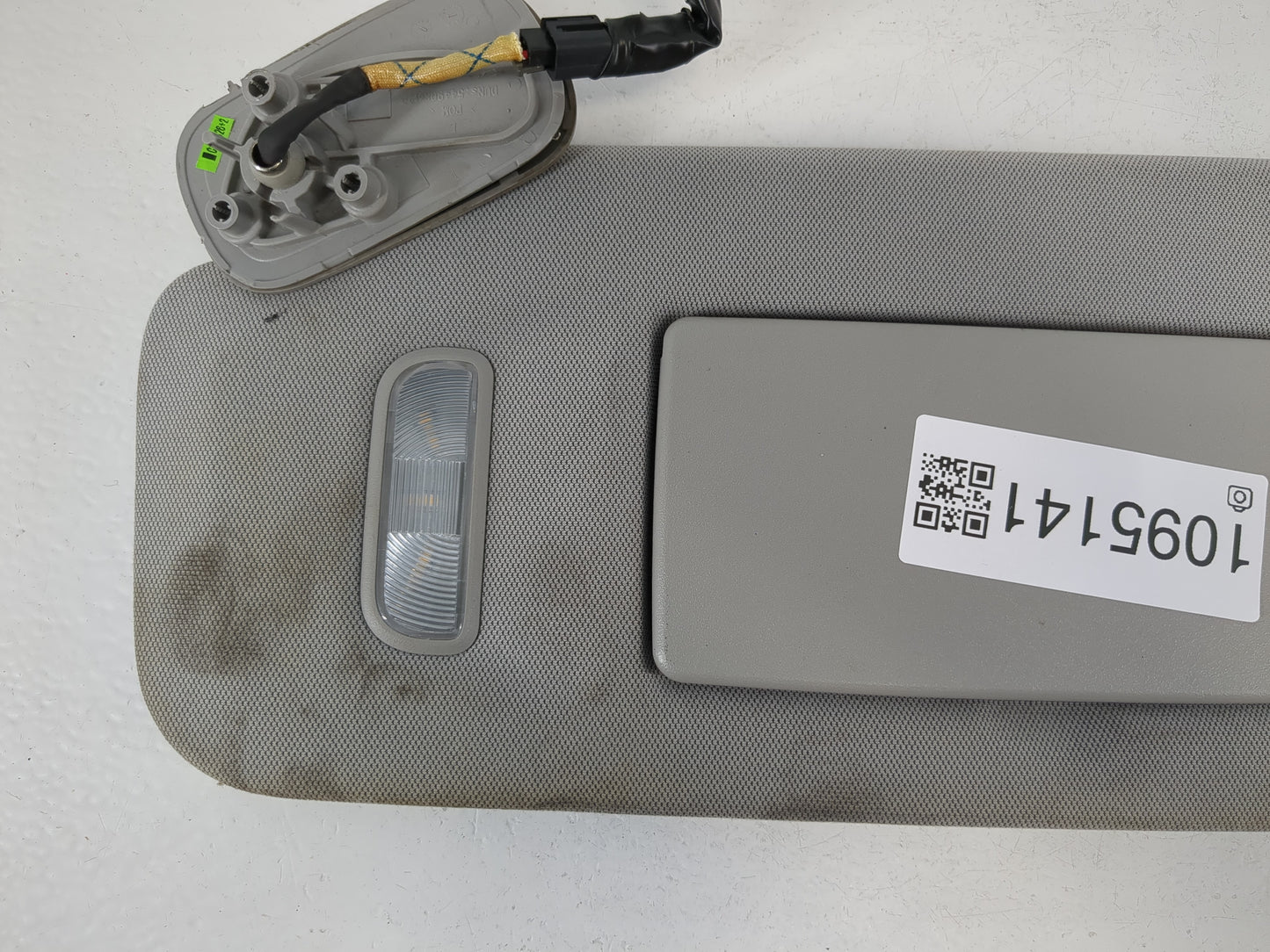 2014-2019 Chevrolet Silverado 1500 Sun Visor Shade Replacement Driver Left Mirror Fits Fits 2014 2015 2016 2017 2018 2019 OEM Used Auto Parts