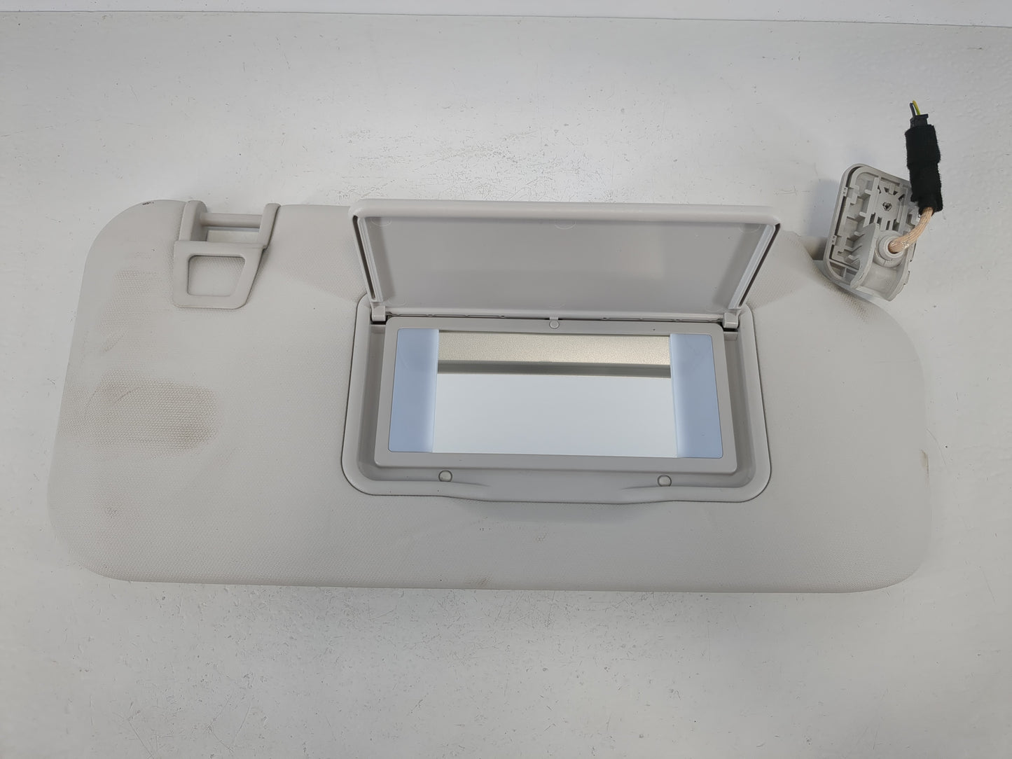 2021-2022 Ford Escape Sun Visor Shade Replacement Passenger Right Mirror Fits Fits 2021 2022 OEM Used Auto Parts