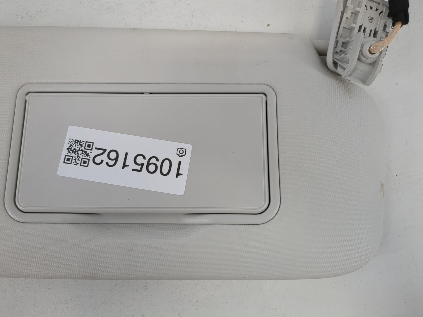 2021-2022 Ford Escape Sun Visor Shade Replacement Passenger Right Mirror Fits Fits 2021 2022 OEM Used Auto Parts