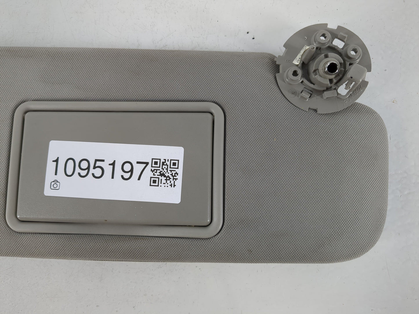 2004-2012 Chevrolet Malibu Sun Visor Shade Replacement Passenger Right Mirror Fits Fits 2004 2005 2008 2009 2010 2011 2012 OEM Used Auto Parts