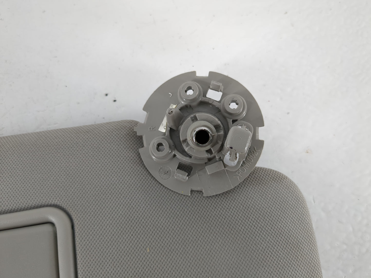 2004-2012 Chevrolet Malibu Sun Visor Shade Replacement Passenger Right Mirror Fits Fits 2004 2005 2008 2009 2010 2011 2012 OEM Used Auto Parts