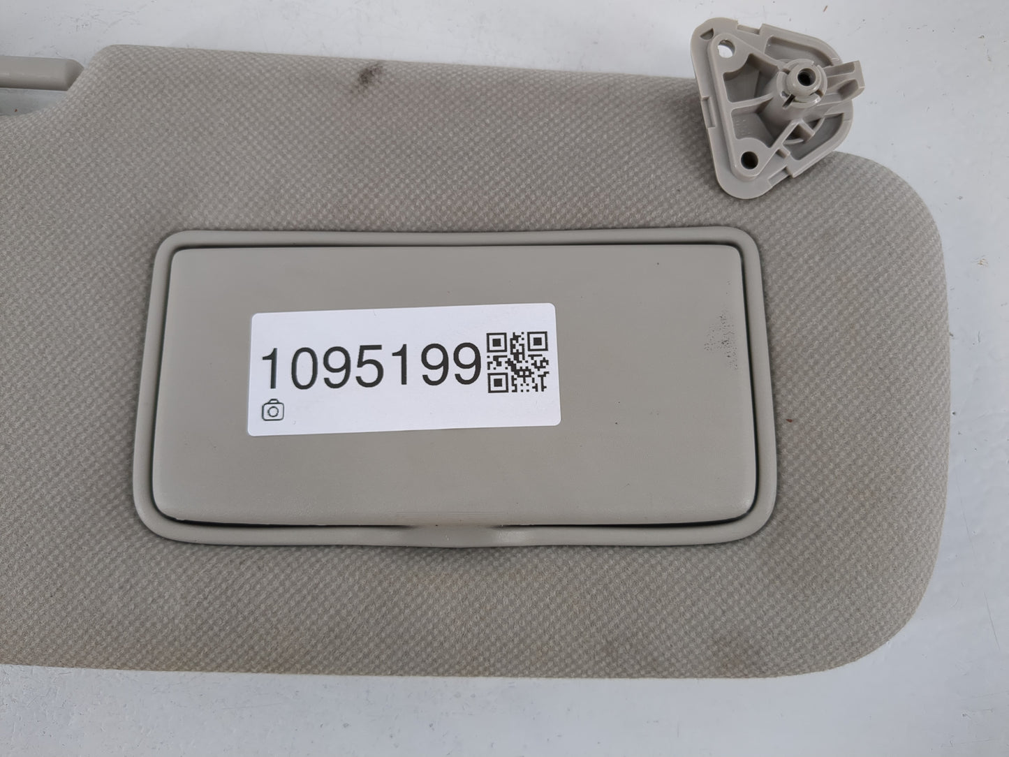 2013-2019 Nissan Sentra Sun Visor Shade Replacement Passenger Right Mirror Fits Fits 2012 2013 2014 2015 2016 2017 2018 2019 OEM Used Auto Parts - Oemusedautoparts1.com