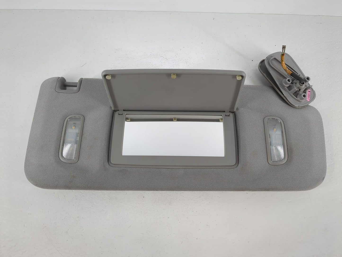 2014-2019 Chevrolet Silverado 1500 Sun Visor Shade Replacement Passenger Right Mirror Fits Fits 2014 2015 2016 2017 2018 2019 OEM Used Auto Parts