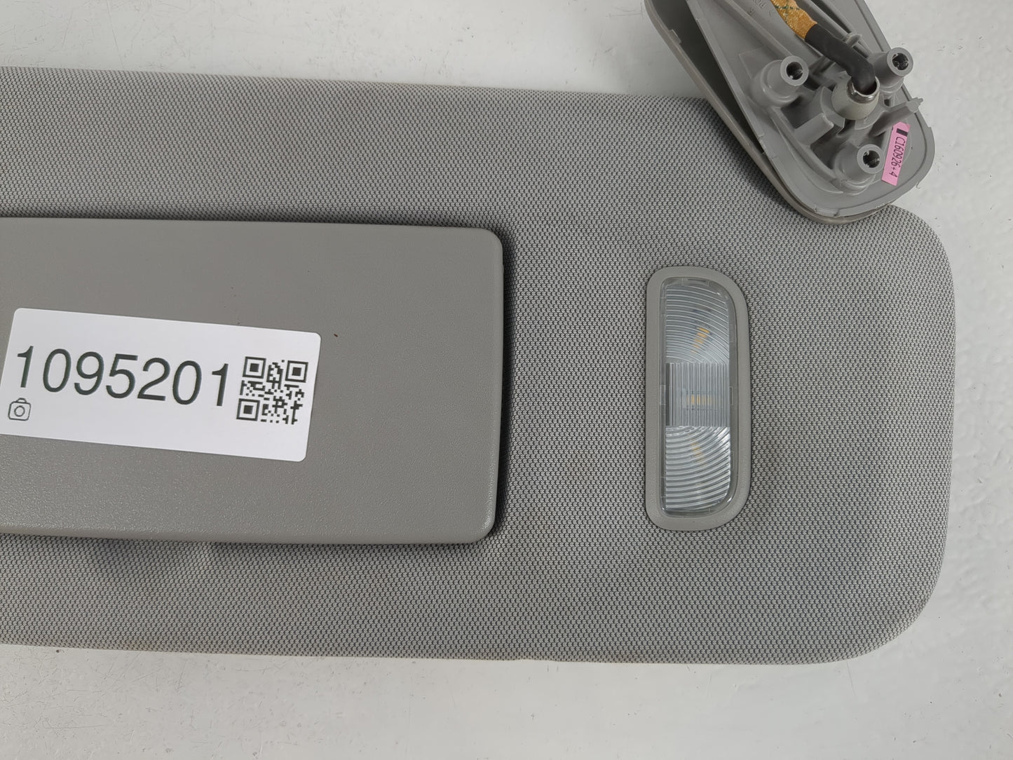 2014-2019 Chevrolet Silverado 1500 Sun Visor Shade Replacement Passenger Right Mirror Fits Fits 2014 2015 2016 2017 2018 2019 OEM Used Auto Parts