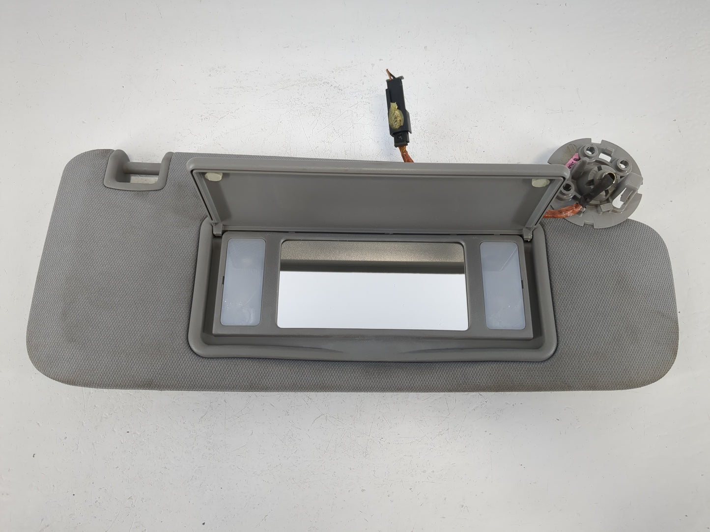 2016-2021 Chevrolet Malibu Sun Visor Shade Replacement Passenger Right Mirror Fits Fits 2016 2017 2018 2019 2020 2021 OEM Used Auto Parts