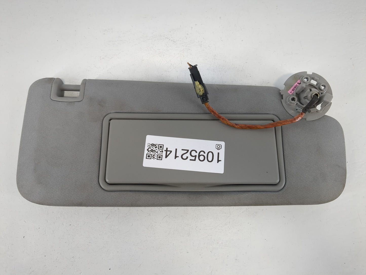 2016-2021 Chevrolet Malibu Sun Visor Shade Replacement Passenger Right Mirror Fits Fits 2016 2017 2018 2019 2020 2021 OEM Used Auto Parts