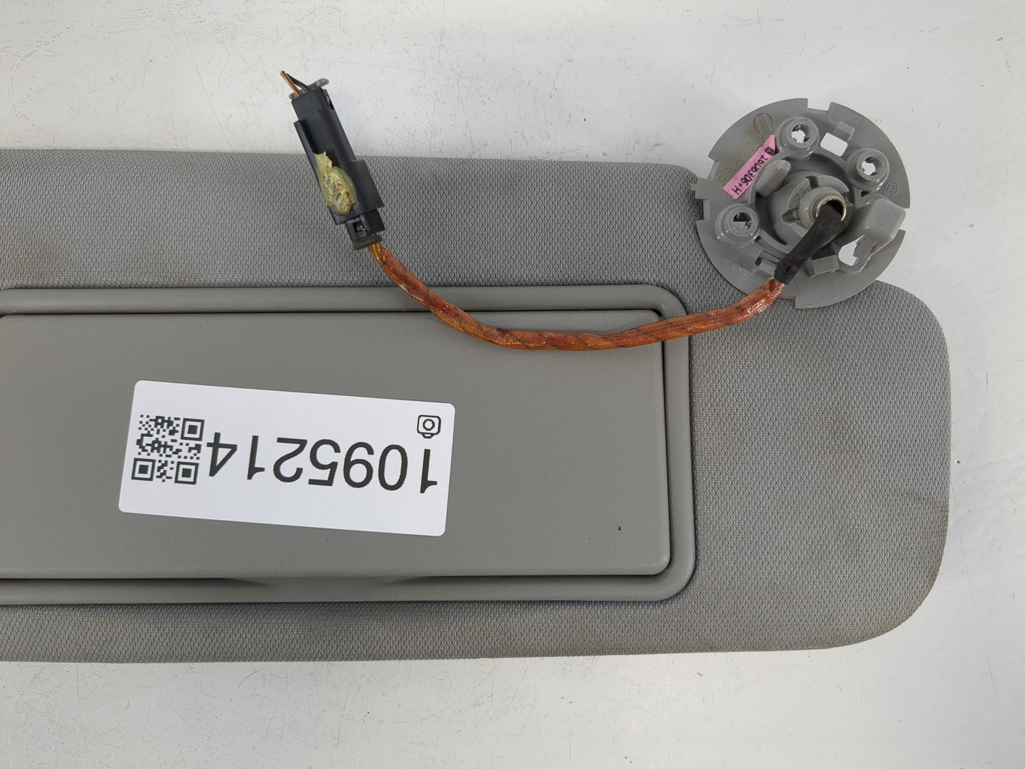 2016-2021 Chevrolet Malibu Sun Visor Shade Replacement Passenger Right Mirror Fits Fits 2016 2017 2018 2019 2020 2021 OEM Used Auto Parts