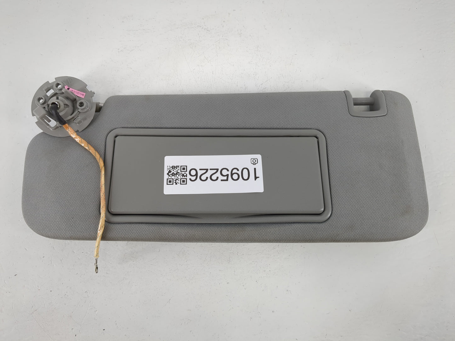 2016-2021 Chevrolet Malibu Sun Visor Shade Replacement Passenger Right Mirror Fits Fits 2016 2017 2018 2019 2020 2021 OEM Used Auto Parts