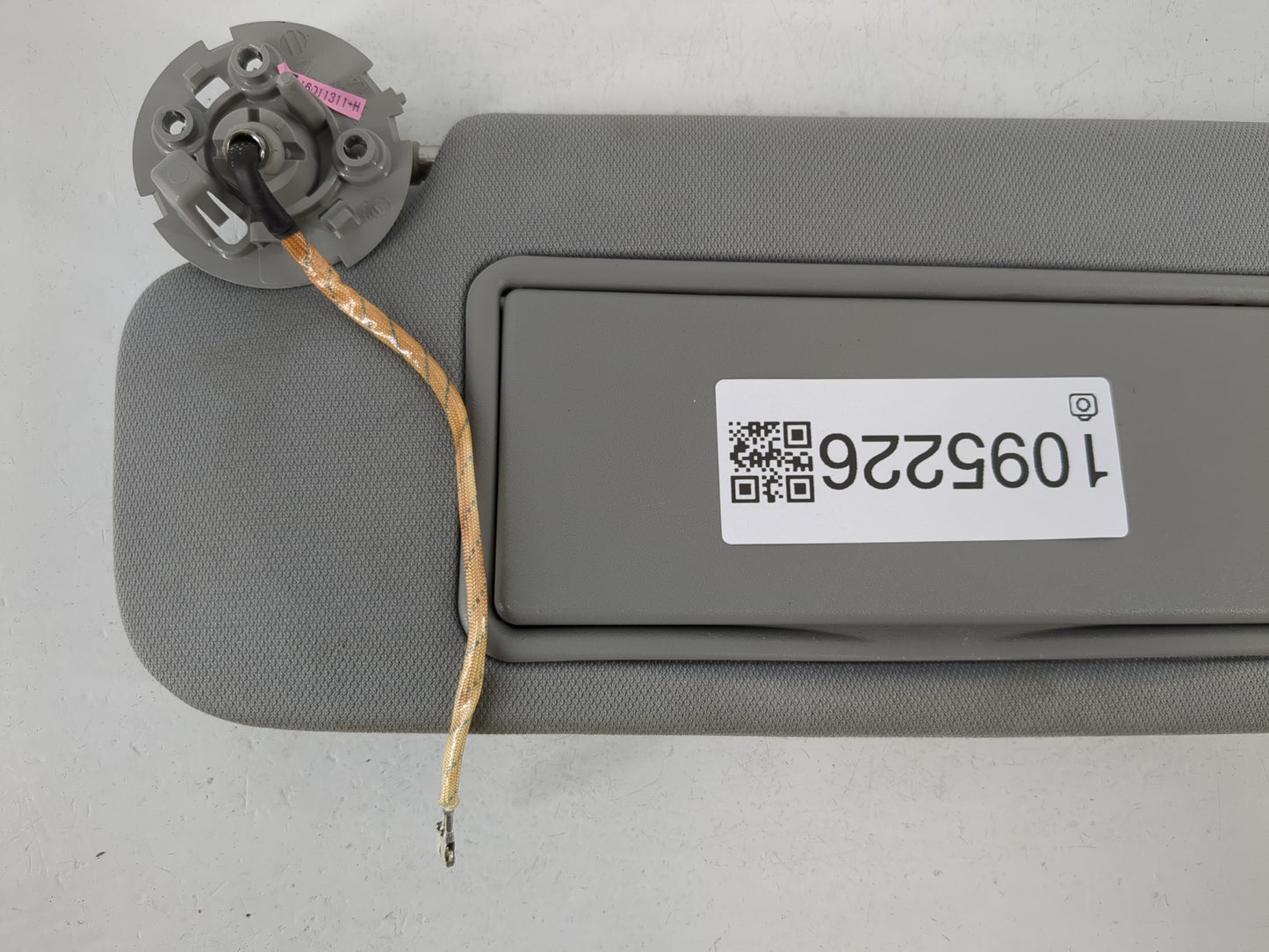 2016-2021 Chevrolet Malibu Sun Visor Shade Replacement Passenger Right Mirror Fits Fits 2016 2017 2018 2019 2020 2021 OEM Used Auto Parts