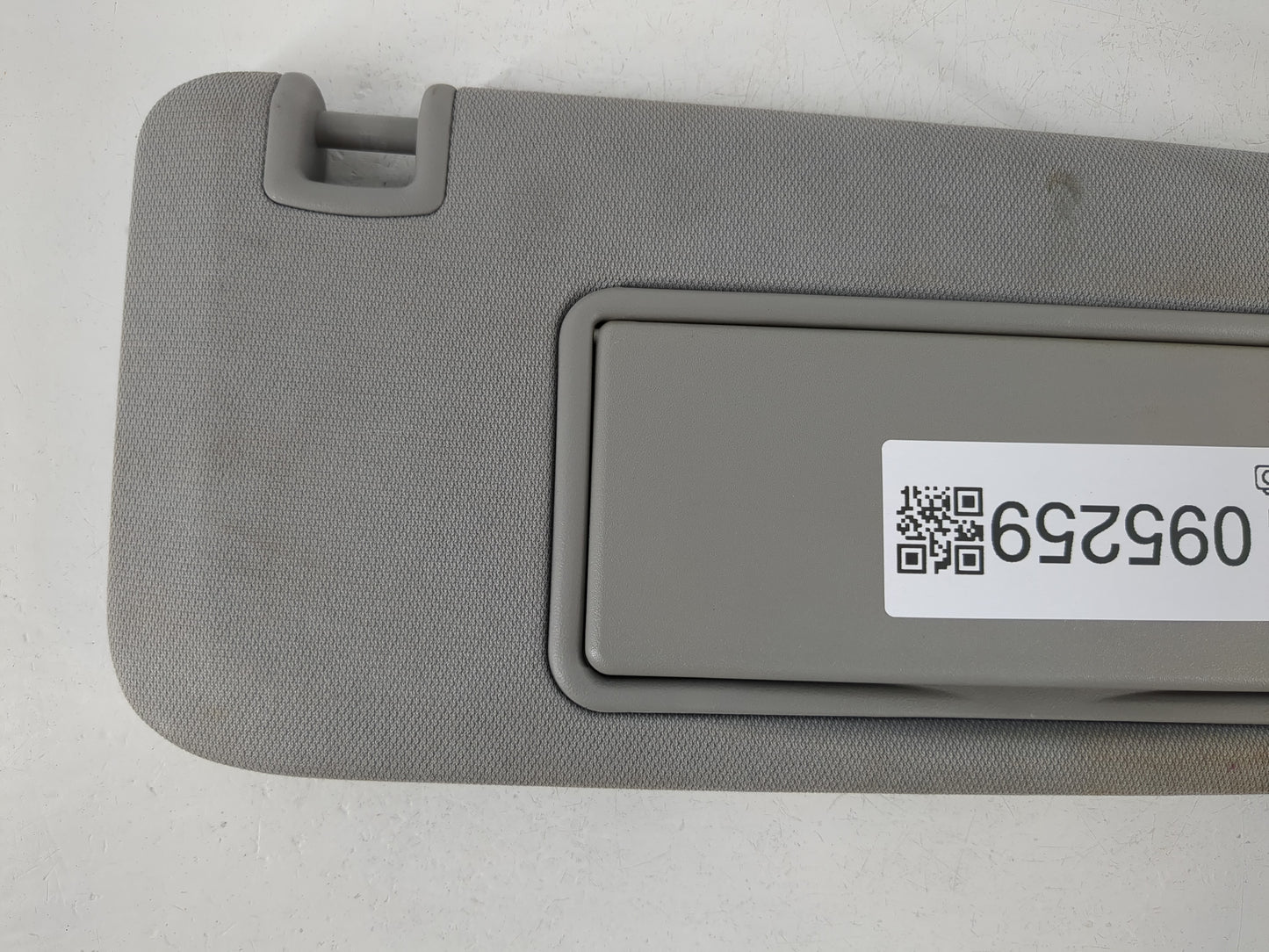 2016-2021 Chevrolet Malibu Sun Visor Shade Replacement Driver Left Mirror Fits Fits 2016 2017 2018 2019 2020 2021 OEM Used Auto Parts