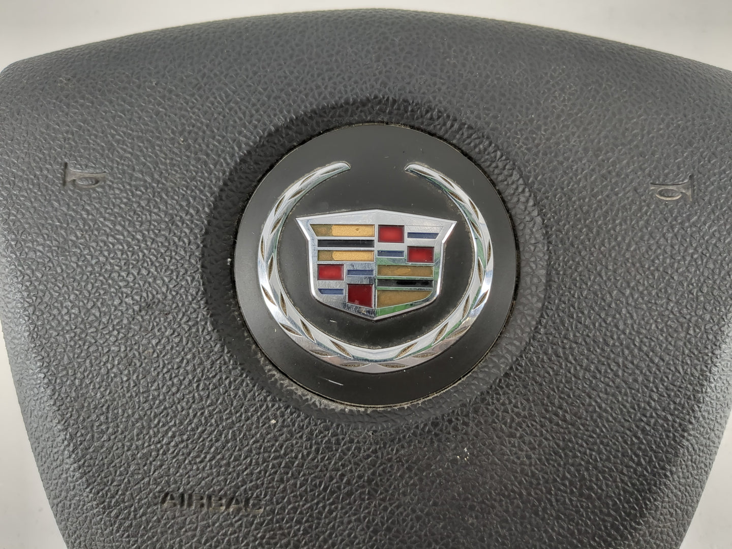 2011-2012 Cadillac Srx Air Bag Driver Left Steering Wheel Mounted P/N:22798807 Fits Fits 2011 2012 OEM Used Auto Parts - Oemusedautoparts1.com