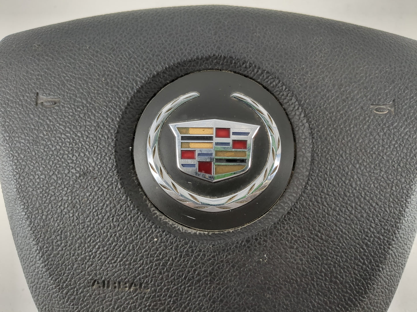 2011-2012 Cadillac Srx Air Bag Driver Left Steering Wheel Mounted P/N:22798807 Fits Fits 2011 2012 OEM Used Auto Parts - Oemusedautoparts1.com