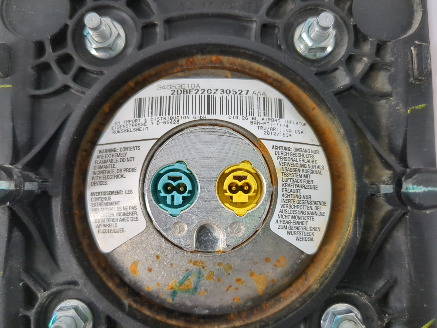 2011-2012 Cadillac Srx Air Bag Driver Left Steering Wheel Mounted P/N:22798807 Fits Fits 2011 2012 OEM Used Auto Parts - Oemusedautoparts1.com