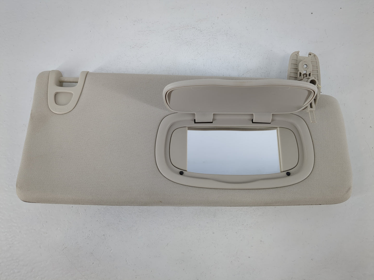 2015 Chrysler 200 Sun Visor Shade Replacement Passenger Right Mirror Fits OEM Used Auto Parts - Oemusedautoparts1.com