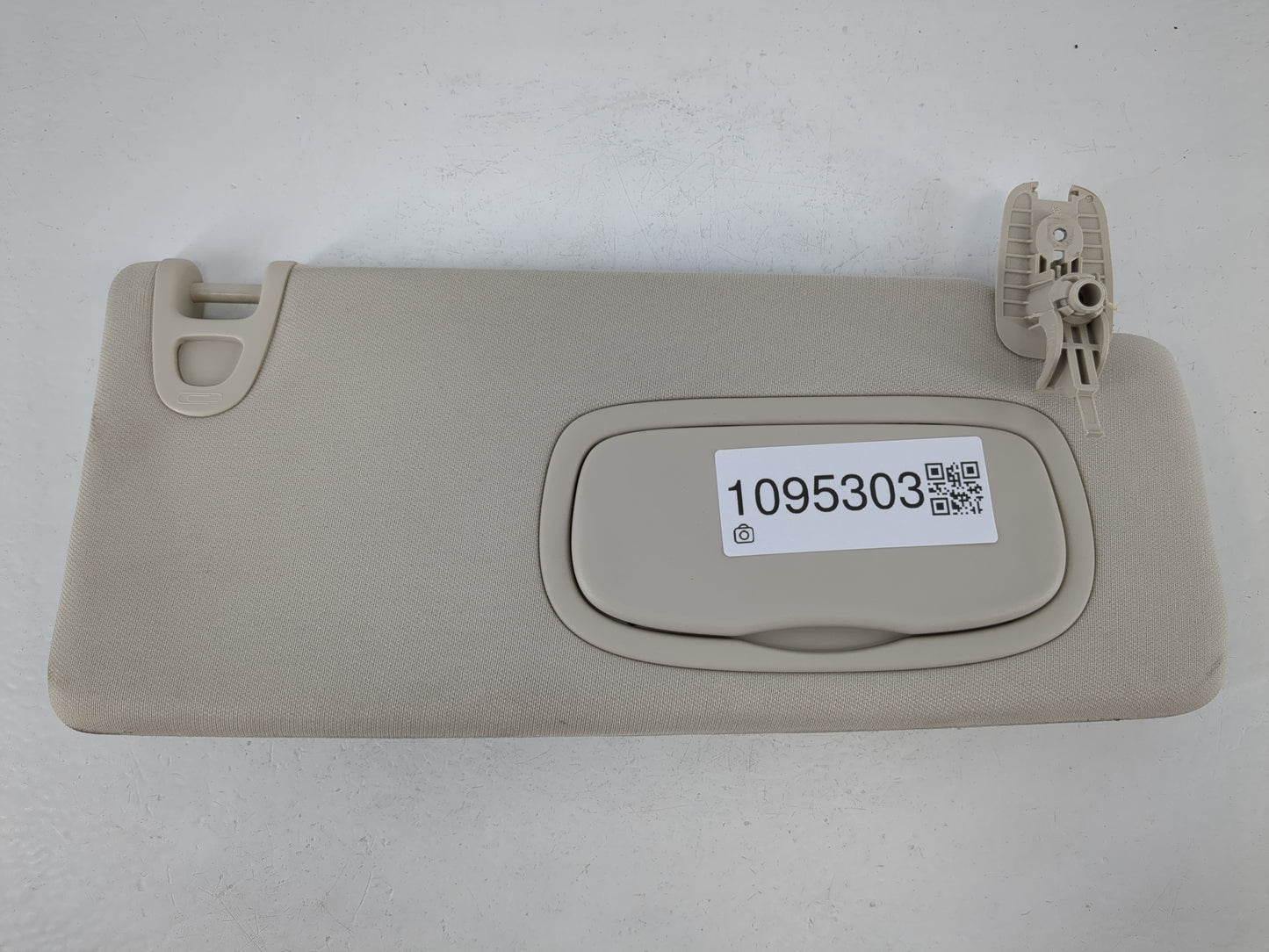 2015 Chrysler 200 Sun Visor Shade Replacement Passenger Right Mirror Fits OEM Used Auto Parts - Oemusedautoparts1.com