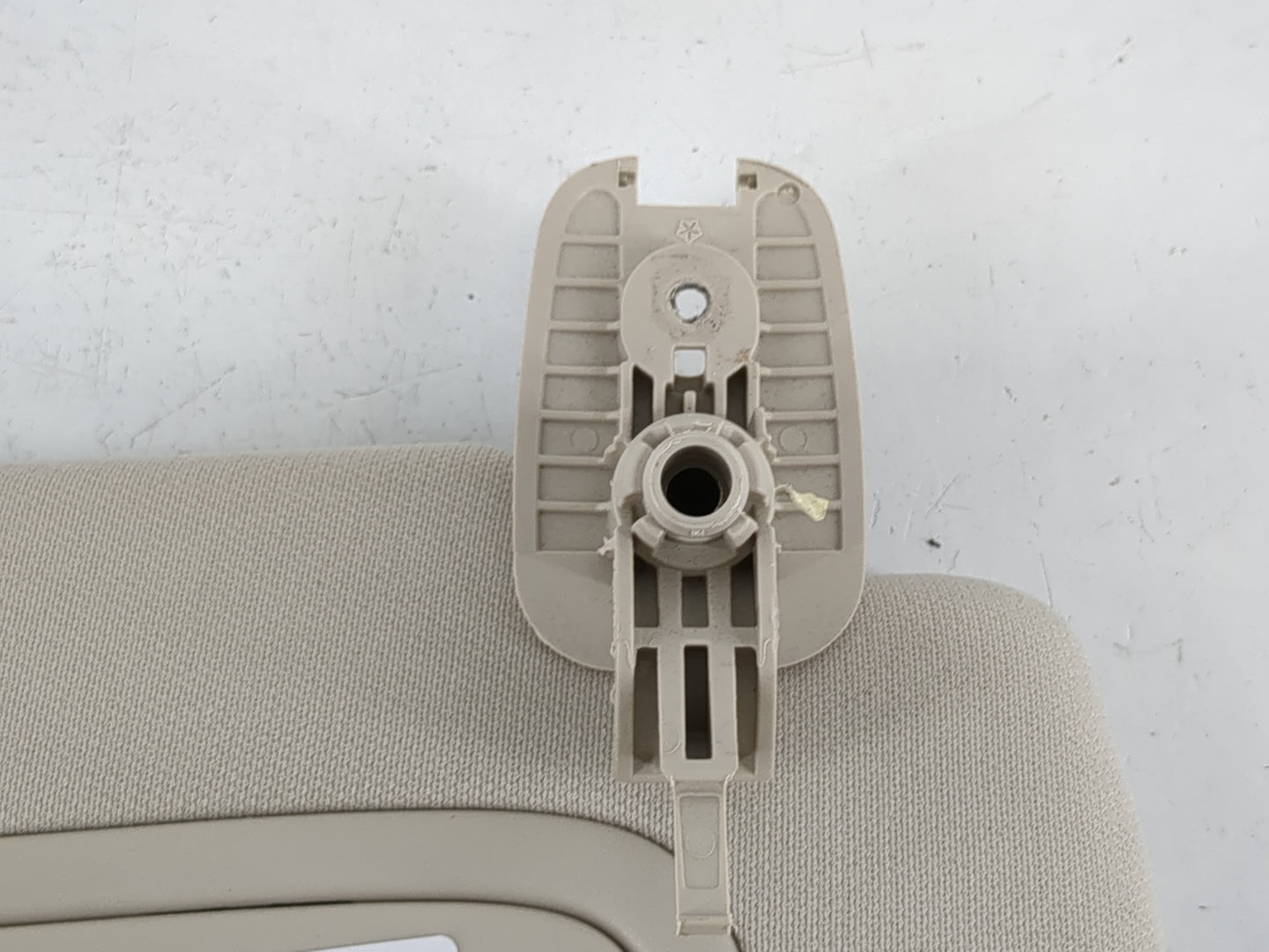 2015 Chrysler 200 Sun Visor Shade Replacement Passenger Right Mirror Fits OEM Used Auto Parts - Oemusedautoparts1.com